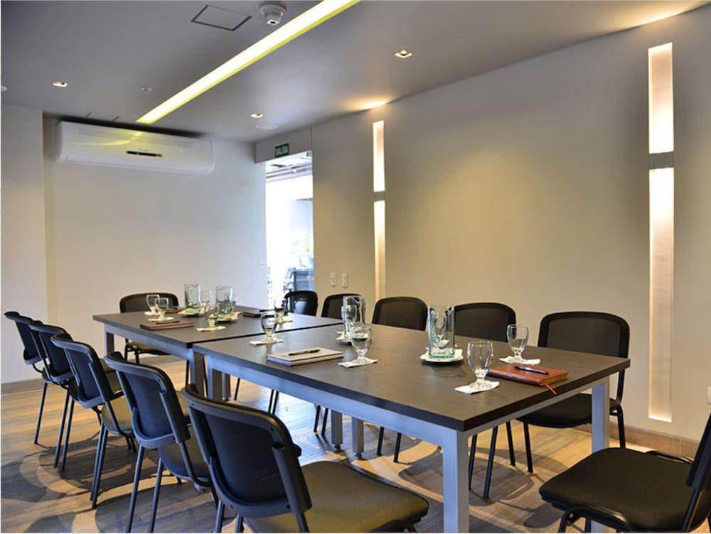 Park V Hotel & Suites Cali Zewnętrze zdjęcie